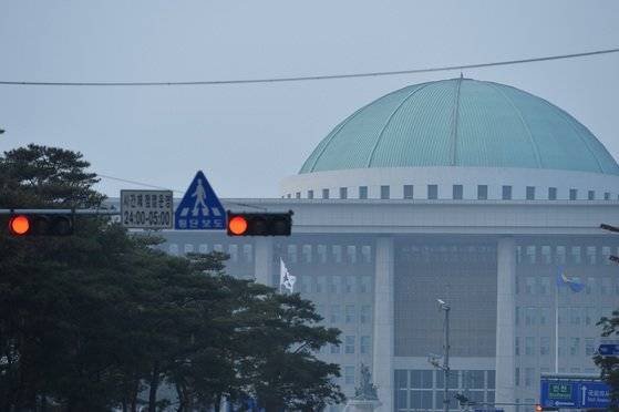 서울 여의도 국회의사당 전경. 중앙DB.