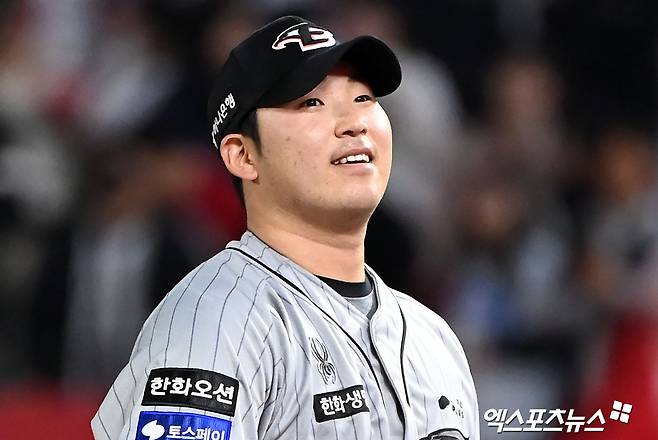 26일 오후 인천SSG랜더스필드에서 열린 2024 신한 SOL Bank KBO리그 한화 이글스와 SSG 랜더스의 경기, 선발투수로 등판한 한화 김민우가 주무기 포크볼을 앞세워 5이닝 무실점으로 호투하고 승리투수가 됐다. 인천, 김한준 기자