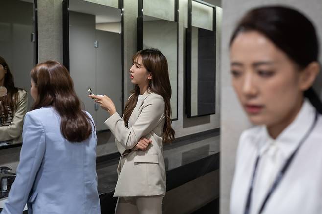 험담을 자주 하는 여성은 질투심과 낮은 자존감을 갖고 있다는 연구결과가 나왔다. [사진=게티이미지뱅크]