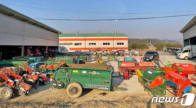 전북자치도 임실군이 농기계임대사업소에서 운용‧관리하는 농기계 중 내구연한이 지난 농기계를 대상으로 현장 경매를 추진한다.(임실군제공)2024.3.28/뉴스1