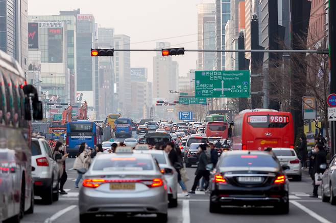 미세먼지, 자동차 배기가스 등에 의해 유발되는 대기 오염이 남성의 성생활에 부정적인 영향을 미친다는 연구 결과가 나왔다./사진=클립아트코리아