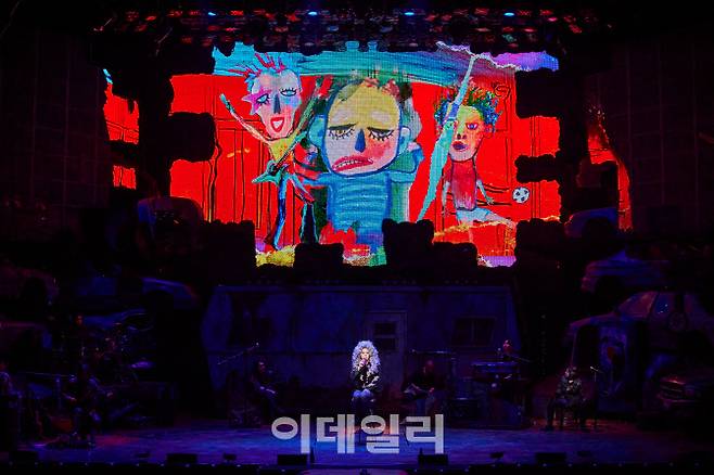지난 22일부터 서울 샤롯데씨어터에서 공연 중인 뮤지컬 ‘헤드윅’의 한 장면. (사진=쇼노트)