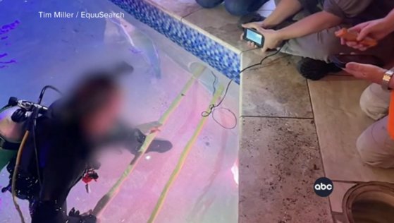 지난 23일(현지시간) 텍사스주 휴스턴의 한 유명 호텔 수영장에서 가족과 함께 물놀이를 즐기던 알리야 자이코(8)가 숨진 채 발견됐다. 사진 ABC뉴스 캡처