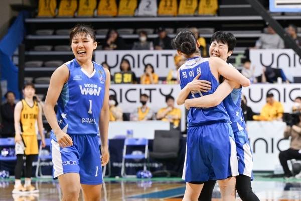 ‘우리은행 왕조’는 다시 세워질 수 있을까. 무려 10년 만에 ‘리핏’에 도전한다. 사진=WKBL 제공