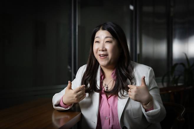 크리에이터 '링링 언니'는 틱톡을 통해 인생2막의 행복을 찾아가고 있다. [사진 신인섭 기자]&nbsp;