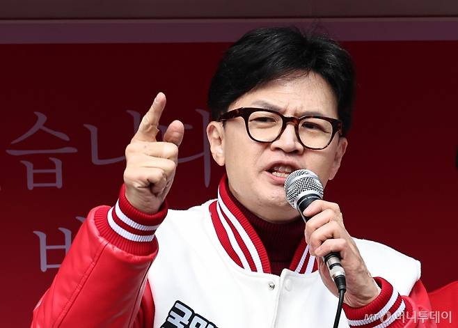 (인천=뉴스1) 구윤성 기자 = 한동훈 국민의힘 비상대책위원장 겸 총괄선거대책위원장이 30일 오후 인천 계양구 계산역 인근에서 발언하고 있다.2024.3.29/뉴스1 Copyright (C) 뉴스1. All rights reserved. 무단 전재 및 재배포, AI학습 이용 금지. /사진=(인천=뉴스1) 구윤성 기자