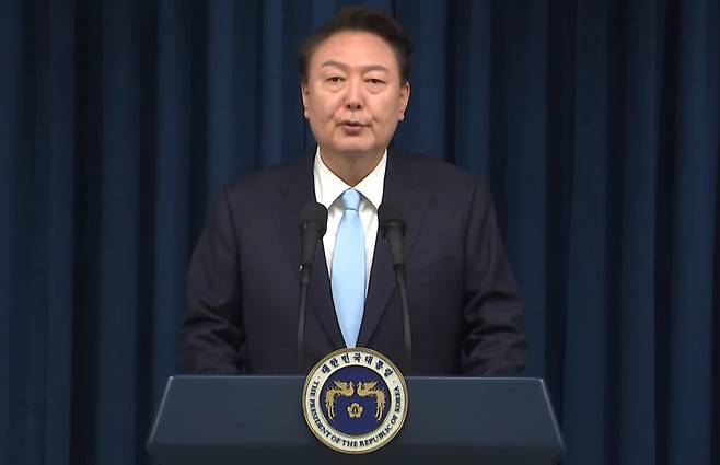 1일 '국민께 드리는 말씀'이라는 제목의 대국민 담화를 발표 중인 윤석열 대통령 [사진=유튜브/윤석열]