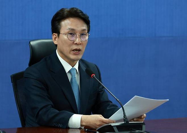 김민석 더불어민주당 총선상황실장이 지난달 25일 의원회관에서 열린 기자간담회에 참석해 발언하고 있다. ⓒ뉴시스
