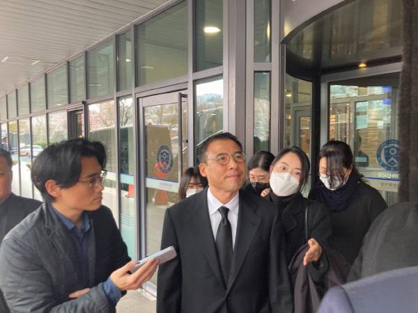 30일 아버지 고(故) 조석래 효성 명예회장의 빈소를 찾은 조현문 전 부사장/사진=최경민 기자