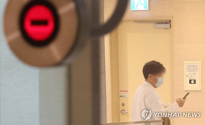 전공의 집단행동에 멈춘 병원…정상화는 언제쯤? (서울=연합뉴스) 김성민 기자