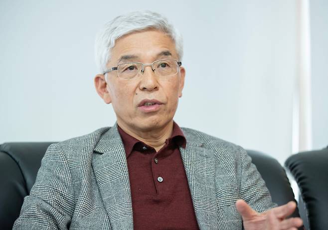 이복진 한국제지연합회 회장은 "우리가 만드는 종이의 80%는 가정이나 직장에서 분리배출하는 종이자원을 재활용한 것"이라고 말했다./박상훈 기자