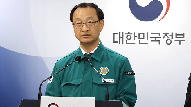 의사 집단행동 중대본 브리핑하는 전병왕 중앙사고수습본부 총괄관