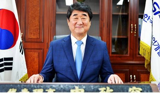 배구 명장 출신 신치용 한국체육산업개발 대표이사.