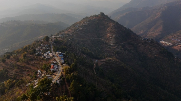 네팔 수도 카트만두 동부에 있는 카브레 지방은 일명 ‘신장(콩팥) 마을’로 불린다. 이 마을에서는 가난 때문에 불법 신장 적출 수술을 받은 사람을 매우 흔하게 볼 수 있다. 사진=스카이뉴스