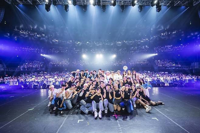 RBW 패밀리 콘서트  ‘Over the Rainbow’ 일본 공연. RBW