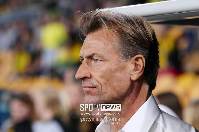 ▲ 에르베 르나르 감독은 현재 프랑스 여자 축구대표팀을 맡고 있다. 오는 2024 파리 올림픽을 끝으로 새로운 도전을 선언했다.