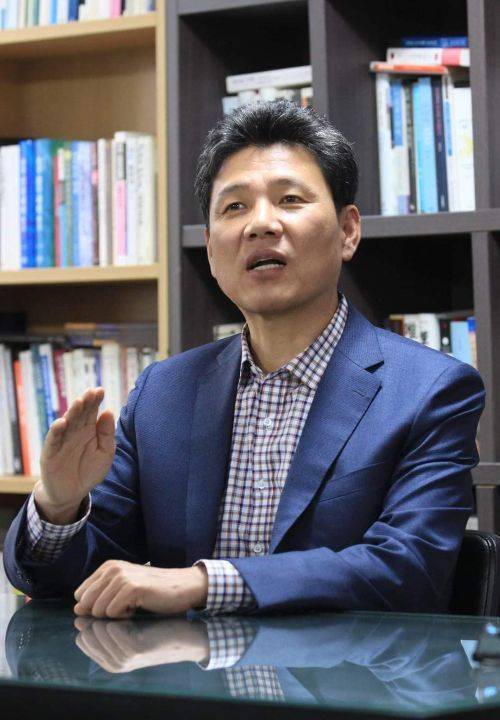 엄경영 시대정신연구소장 (출처=페이스북)