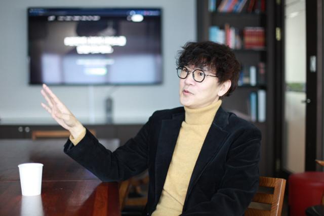 배인식 키클롭스 대표가 서울 뚝섬로 사무실에서 트위치 철수 이후 급부상한 멀티미디어 홈페이지 제작 서비스 '퍼블'에 대해 설명하고 있다. 키클롭스 제공