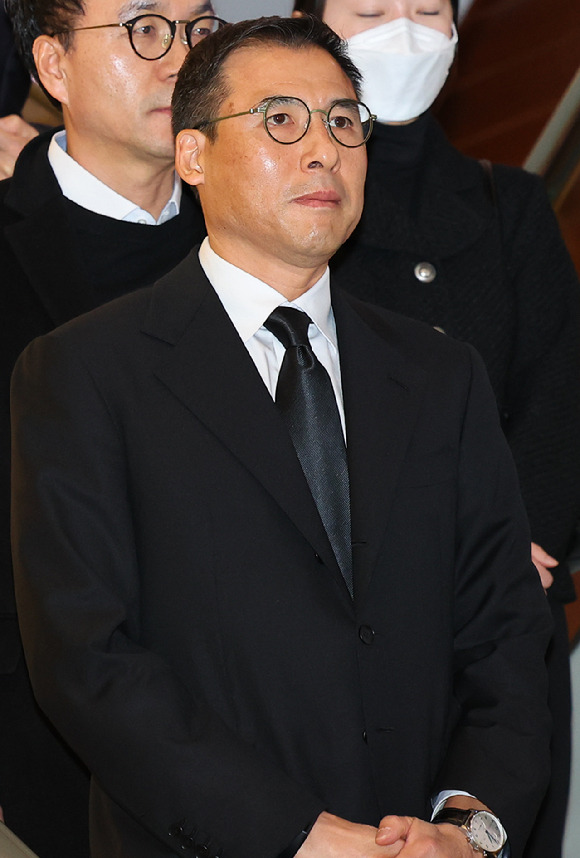 조현문 전 효성 부사장이 30일 서울 서대문구 신촌세브란스병원 장례식장에 마련된 아버지 고(故) 조석래 효성 명예회장의 빈소로 향하고 있다. [사진=뉴시스]