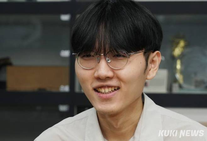 신진서 9단이 오는 7일 잠실에서 열리는 LG-KT전 시구자로 나선다. 쿠키뉴스 자료사진