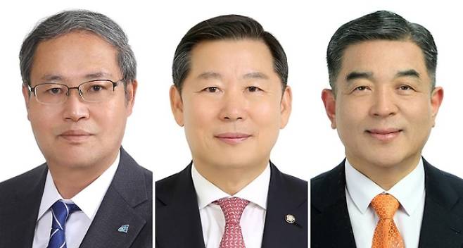 제22대 국회의원선거 동해·태백·삼척·정선선거구에 출마한 후보들. 왼쪽부터 더불어민주당 한호연, 국민의힘 이철규, 개혁신당 류성호 후보. 연합뉴스
