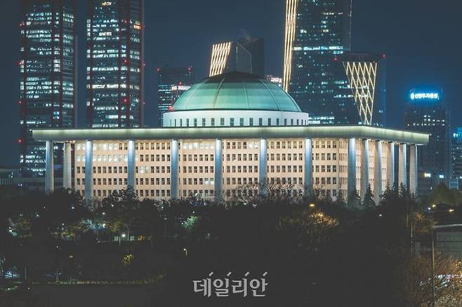 서울 여의도 국회의사당 야경 ⓒ데일리안 홍금표 기자