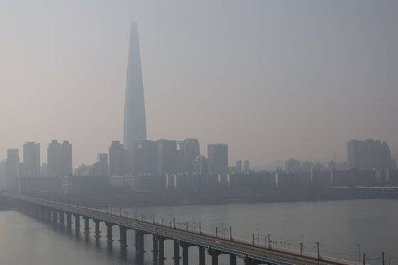 서울 송파구 롯데월드타워. 연합뉴스