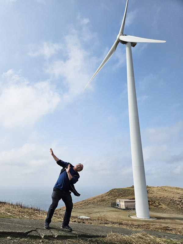 센뵤마키야마 풍력 발전기 근처는 특히 바람이 거셌다.