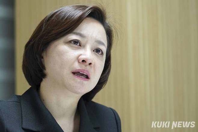 3일 저녁 서울 서초 사무실에서 만나 인터뷰 중인 조수진 변호사. 사진=임형택 기자