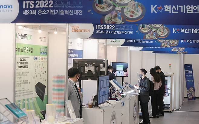 한국형 히든챔피언 지원 사업은 알맹이 빠진 공약의 한계를 잘 보여준다.[사진=뉴시스]