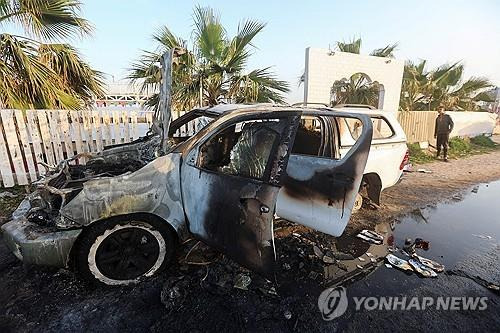 폭격받은 구호 차량  [로이터 연합뉴스 자료 사진. 재판매 및 DB 금지]