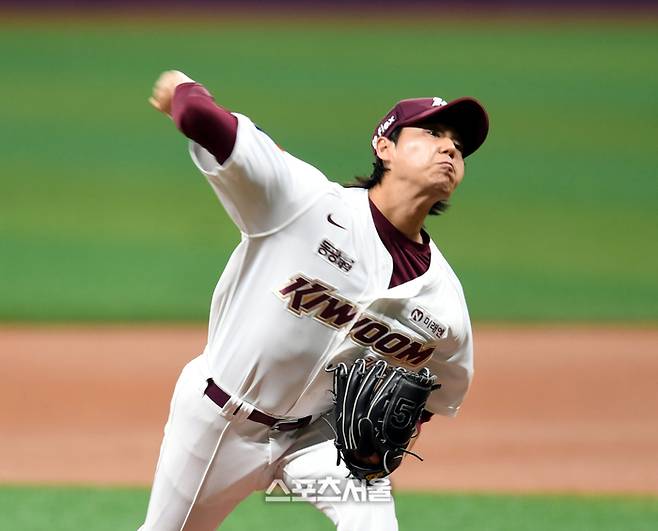 키움 선발투수 하영민이 5일 고척스카이돔에서 열린 2024 KBO리그 한화와 경기에서 역투하고 있다. 고척 | 최승섭기자 thunder@sportsseoul.com