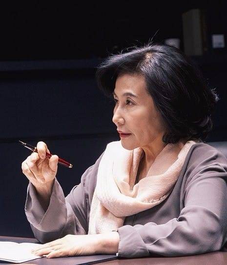 전여옥 전 의원은 4일 자신의 사회연결망서비스(SNS)에  '문재인 전 대통령이 싸돌아다니는 까닭은?'이라는 제목의 글을 통해 "그렇게 잊혀지고 싶다더니, 저녁 노을처럼 지고 싶다더니, 다 거짓말이고 뻥이었다"며 저격했다. [사진=채널 A '외부자들']