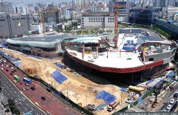 2011년 6월 DDP 공사현장의 모습. / 서울시 제공