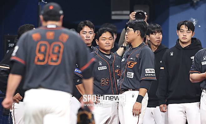 ▲ 문동주 류현진 ⓒ곽혜미 기자