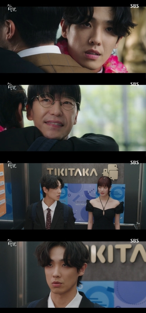 ‘7인의 부활’ 이준이 악인들의 목을 조르기 위해 다가섰다. / 사진 = ‘7인의 부활’ 캡처