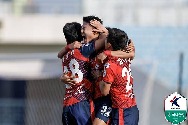 정치인의 득점을 기뻐하는 김천 상무 선수들 [한국프로축구연맹 제공. 재판매 및 DB 금지]