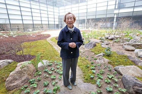 국립현대미술관 서울관에서 전시를 여는 조경가 정영선씨. [뉴시스]