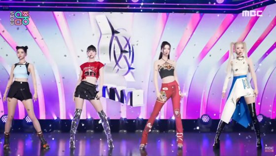 4인조 버추얼 걸그룹 메이브가 MBC '음악중심'에 출연했다. 사진 음악중심 유튜브