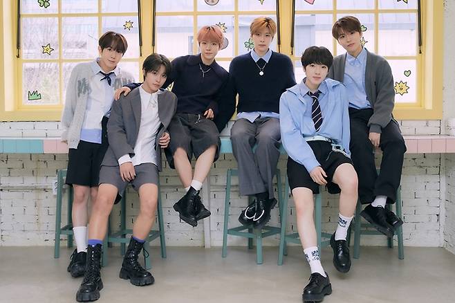 왼쪽부터 NCT 위시 료, 리쿠, 유우시, 시온, 사쿠야, 재희. SM엔터테인먼트 제공