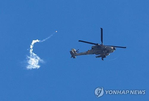 가자지구에서 작전 중인 미국산 아파치 헬리콥터  [로이터 연합뉴스 자료사진. 재판매 및 DB금지]