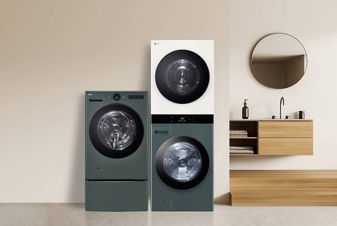 LG전자 복합형 세탁건조기 '트롬 오브제컬렉션 워시콤보(왼쪽)'와 '트롬 오브제컬렉션 워시타워'.