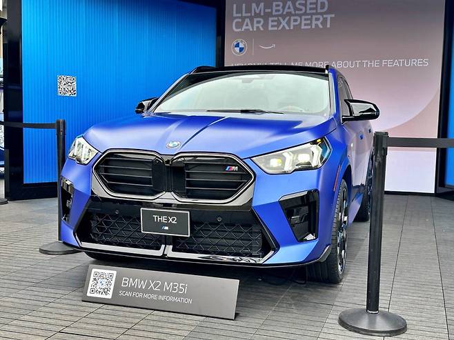 BMW가 CES2024 현장에서 공개한 BMW X2 M35i의 모습 / 출처=IT동아