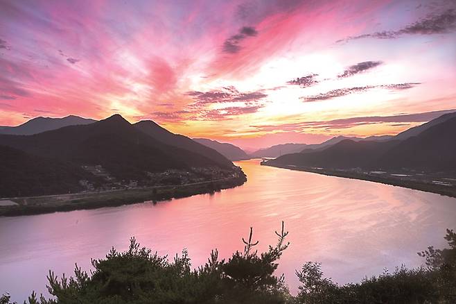 경남 양산 임경대 / 사진 = 경상남도