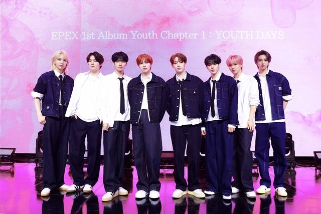 이펙스가 음악방송에서 1위를 하고 싶다는 목표를 밝혔다. /C9엔터테인먼트