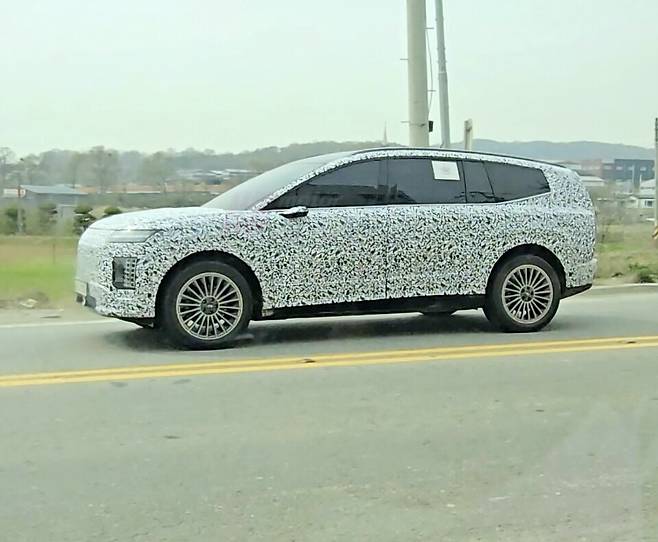 현대차 '아이오닉 9' 테스트카 (출처 : 모터위켄드)