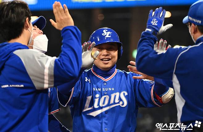 김헌곤은 9일 사직구장에서 열린 '2024 신한 SOL Bank KBO 리그' 롯데 자이언츠와 주중 3차전 첫 경기에서 6회초 2점 홈런으로 5-1 승리에 쐐기를 박았다. 엑스포츠뉴스 DB