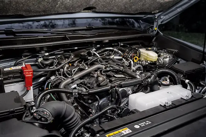 토요타 4Runner 엔진룸