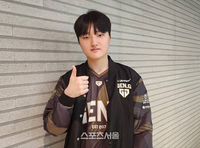 젠지 원거리 딜러 ‘페이즈’ 김수환이 경기 후 인터뷰를 하고 있다. 종로=김민규기자 kmg@sportsseoul.com