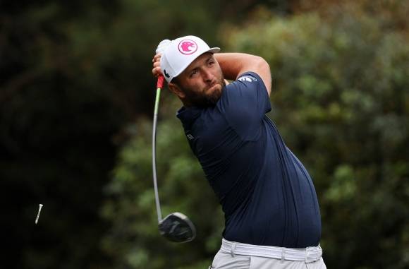 10일 마스터스 연습라운드 11번 홀에서 티샷하는 디펜딩 챔피언 욘 람. 로이터 연합뉴스